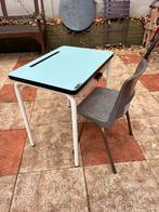Sale! Les Gambettes bureautje en ahrends stoeltje, Kinderen en Baby's, Kinderkamer | Tafels en Stoelen, Ophalen, Gebruikt, Tafel(s) en Stoel(en)