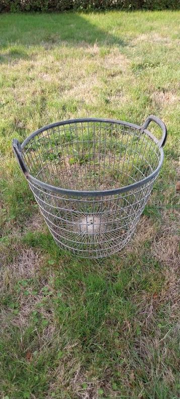 Vintage Aardappelmand / Oogstmand beschikbaar voor biedingen