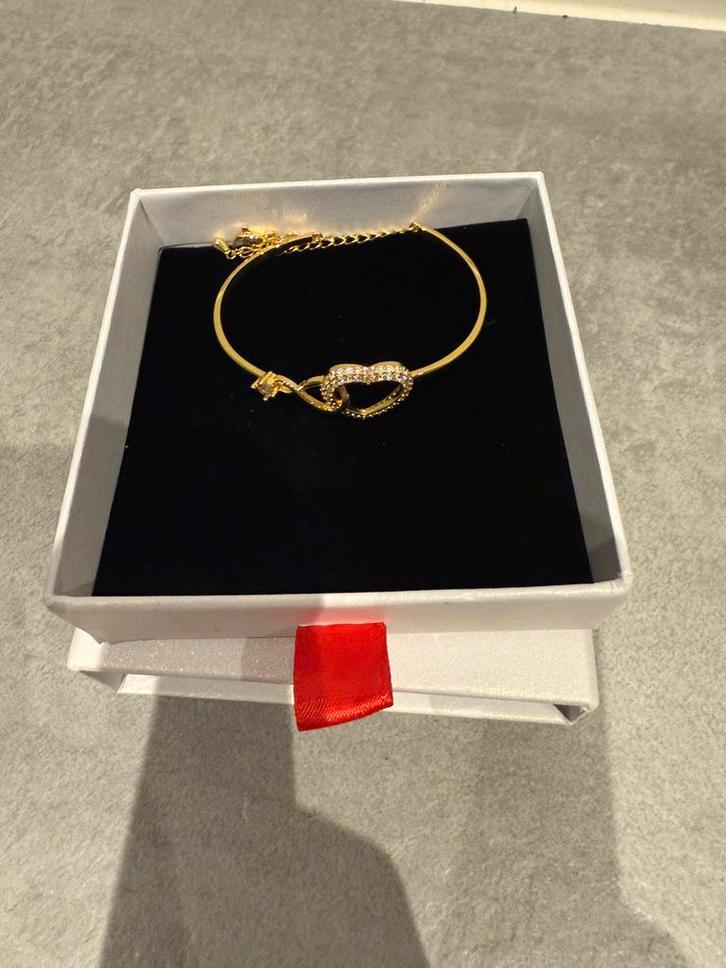 Nieuwe armband (infinity  hart) Custom Love, Sieraden, Tassen en Uiterlijk, Armbanden, Nieuw, Goud, Ophalen of Verzenden