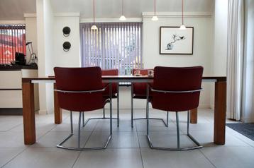4 prachtige leren Leolux(?) eettafelstoelen op RVS frame beschikbaar voor biedingen