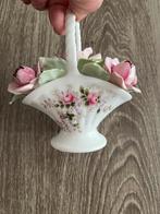 Prachtig mandje van Royal Albert, Antiek en Kunst, Antiek | Porselein, Ophalen of Verzenden