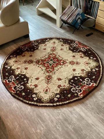 Mooi wollen kleed, diameter 1.60m beschikbaar voor biedingen