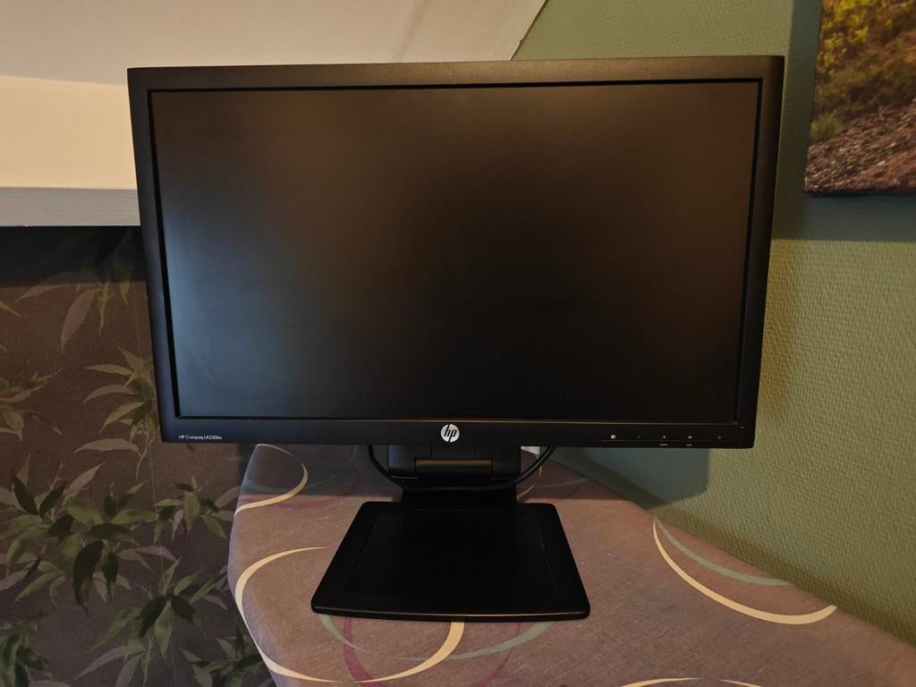 HP Compaq LA230x 23 inch LCD Monitor - XN375AA, Computers en Software, Monitoren, Gebruikt, 60 Hz of minder, DVI, VGA, Kantelbaar