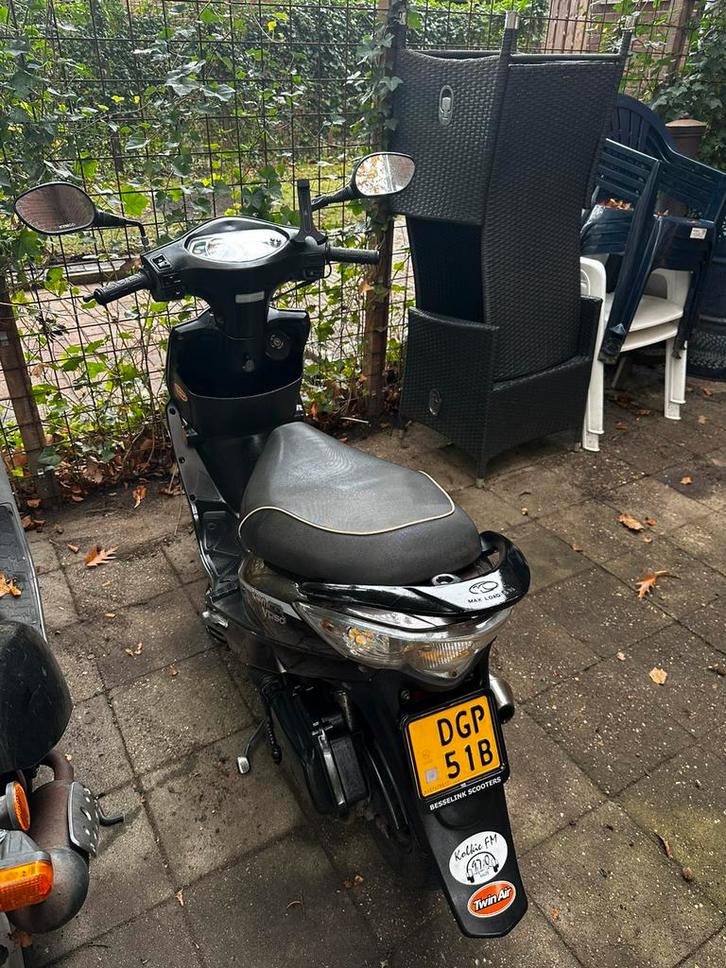 Kymco vp50, Fietsen en Brommers, Snorfietsen en Snorscooters, Zo goed als nieuw, Kymco, Benzine, Ophalen