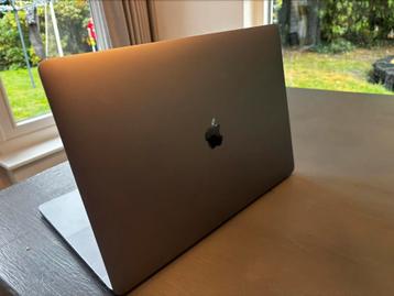 Macbook pro 2019 16inch , niet werkend (waterschade) beschikbaar voor biedingen