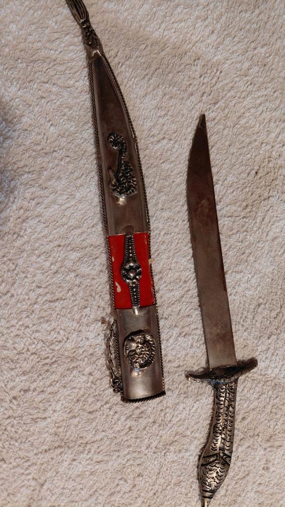 Antiek mes met schede, Antiek en Kunst, Antiek | Overige Antiek, Ophalen of Verzenden