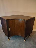 Hoekkast uit de vorige eeuw, Ophalen