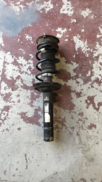 Schokbrekers links-voor Volkswagen Golf 7 2.0 5Q0413031FN beschikbaar voor biedingen