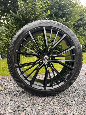 22 inch Volkswagen Touareg Winterbanden Continental beschikbaar voor biedingen