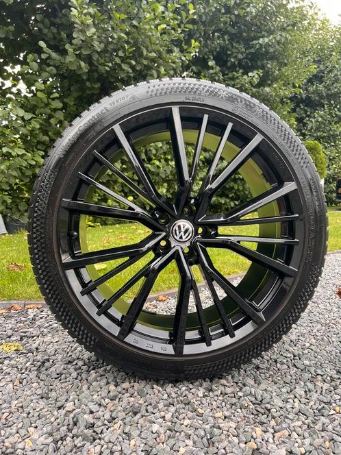 22 inch Volkswagen Touareg Winterbanden Continental, Auto-onderdelen, Banden en Velgen, Banden en Velgen, Winterbanden, Overige maten