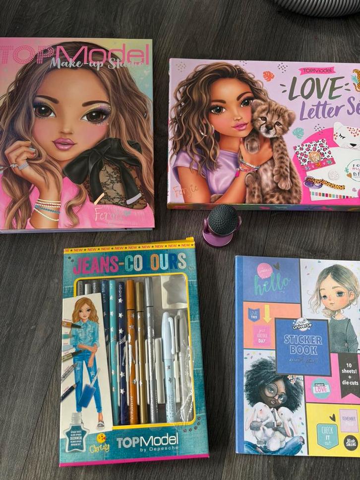 Top model tekenen, Hobby en Vrije tijd, Tekenen, Zo goed als nieuw, Ophalen