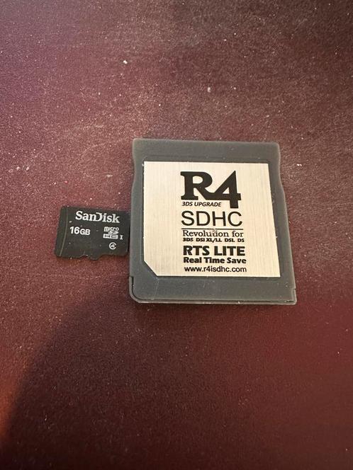 r4 sdhc rts lite met 16gb microsd met games, Spelcomputers en Games, Games | Nintendo DS, Zo goed als nieuw, Overige genres, 3 spelers of meer