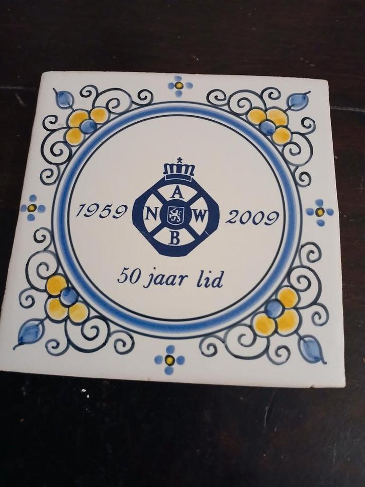 ANWB Tegel 50 Jaar Lidmaatschap,13x13cm, Antiek en Kunst, Antiek | Wandborden en Tegels, Ophalen of Verzenden