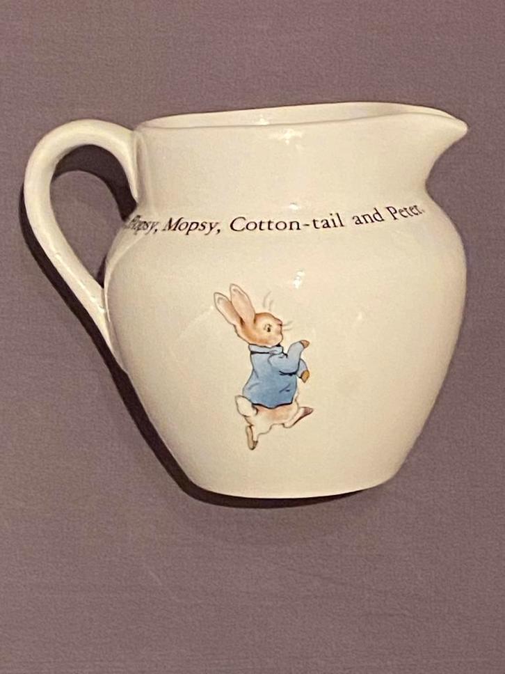 Wedgwood Peter Rabbit Melkkannetje, Huis en Inrichting, Woonaccessoires | Schalen en Manden, Zo goed als nieuw, Porselein of Keramiek