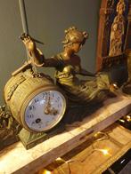 Antieke Franse pendule met vazen, marmeren voet, Antiek en Kunst, Ophalen of Verzenden