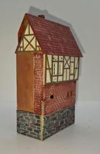 Spoor n huisje voor bij een stadsmuur, Gebruikt, Gelijkstroom, Brug, Tunnel of Gebouw, Ophalen of Verzenden