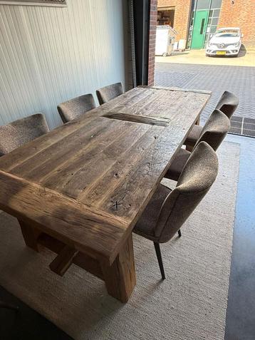 Robuuste oud eiken kloostertafel  beschikbaar voor biedingen