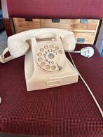 Vintage witte bakelieten telefoon., Telecommunicatie, Vaste telefoons | Niet Draadloos, Ophalen, Zo goed als nieuw