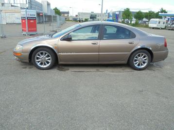 Mooie Zeer Exclusieve Chrysler 300M 3.5L V6, BJ. 2000 Aut.  beschikbaar voor biedingen