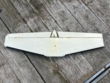 RC vliegtuig vleugel 75x21cm beschikbaar voor biedingen