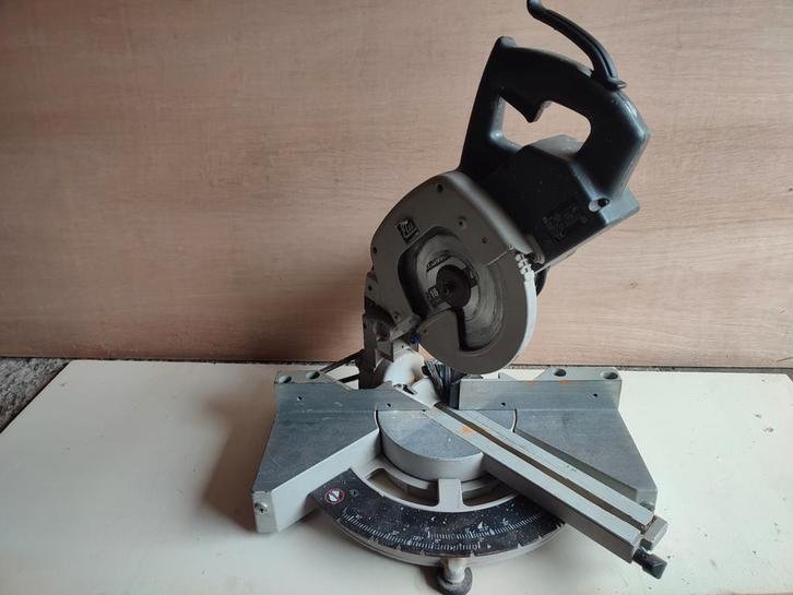 Elu Afkortzaag (DeWalt Allias) - 1200W, Doe-het-zelf en Verbouw, Gereedschap | Zaagmachines, Gebruikt, Afkortzaag, 1200 watt of meer