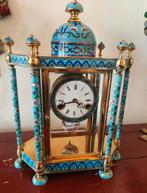 Een pendule van cloisonné op messing, Antiek en Kunst, Antiek | Klokken, Ophalen