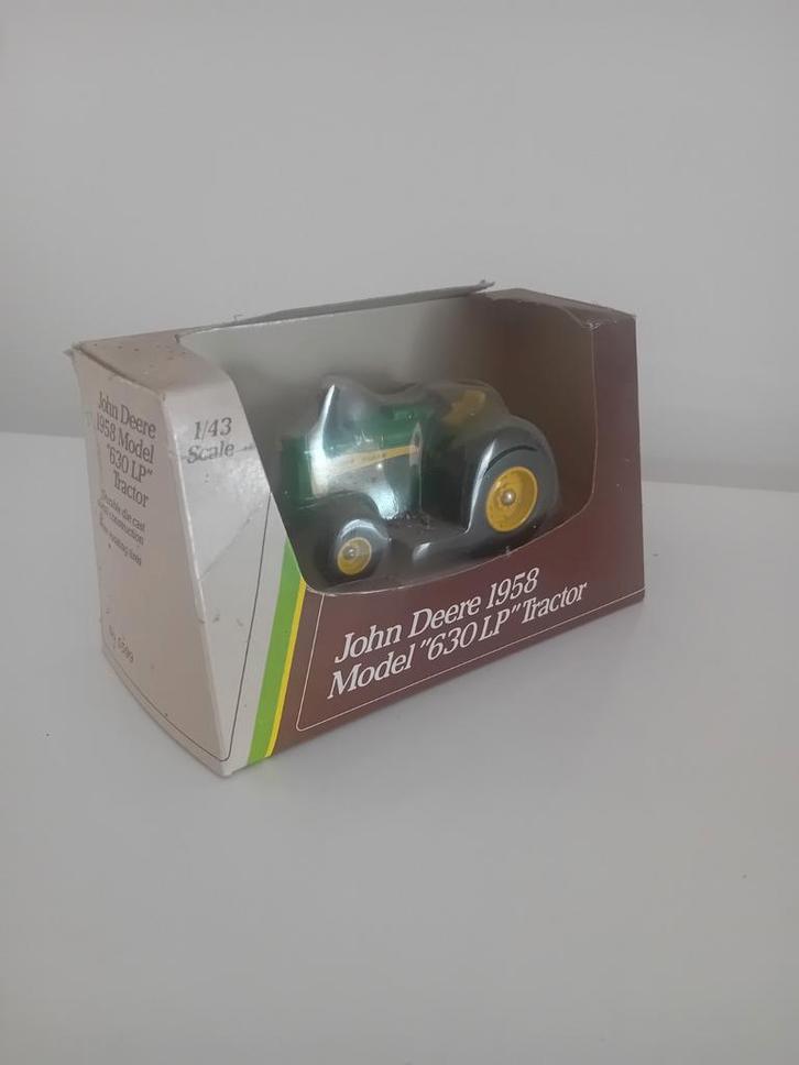 John Deere 1958 Model 630LP Tractor - Nieuw in Doos, Hobby en Vrije tijd, Modelauto's | 1:43, Nieuw, Tractor of Landbouw, Overige merken