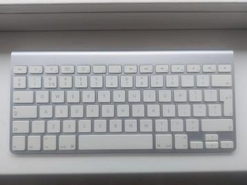 Apple Wireless Keyboard model A1314 – QWERTY  beschikbaar voor biedingen