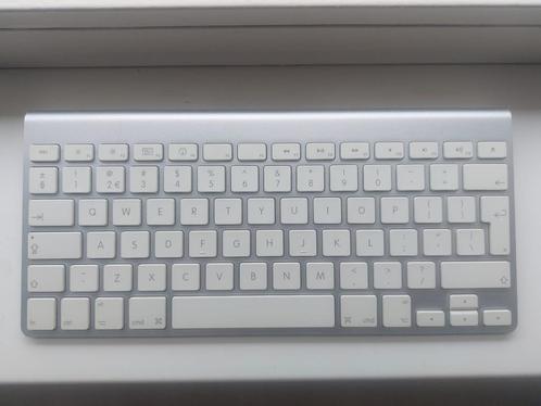 Apple Wireless Keyboard model A1314 – QWERTY, Computers en Software, Toetsenborden, Gebruikt, Qwerty, Draadloos, Ophalen of Verzenden