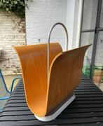 Ligne Roset Krantenbak Tijdschriftenhouder jaren 70 Plywood, Huis en Inrichting, Woonaccessoires | Krantenbakken en Lectuurbakken