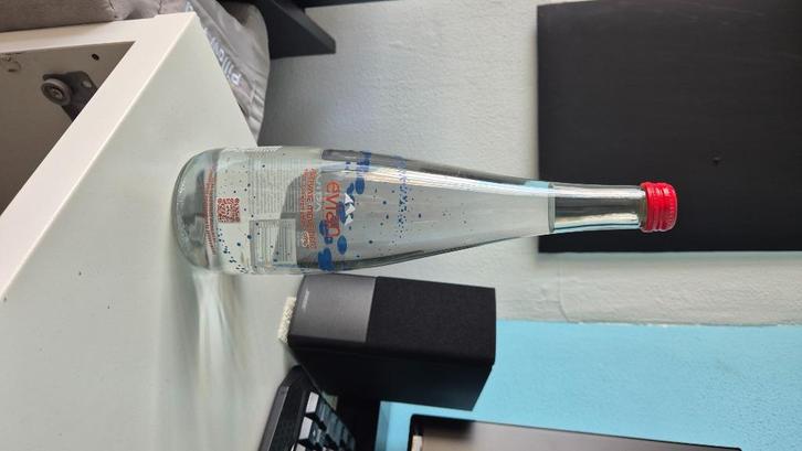 Evian x Virgil Abloh (Off White) Water Bottle, Antiek en Kunst, Antiek | Glas en Kristal, Ophalen of Verzenden