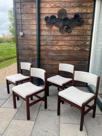 Set vintage Wengé stoelen beschikbaar voor biedingen