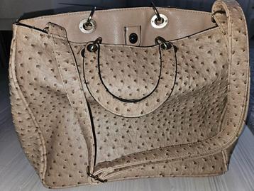 Dames handtas beschikbaar voor biedingen