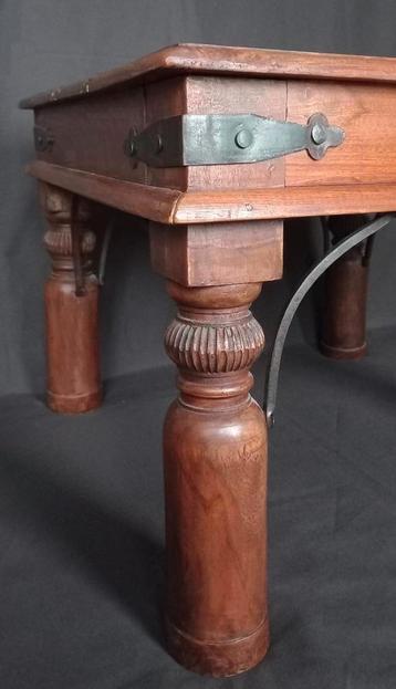Antiek tafeltje Rustic Indian Sheesham Wood Table beschikbaar voor biedingen