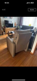 Leren Relaxfauteuil / beige Stoel, Ophalen, Minder dan 75 cm, Leer, Zo goed als nieuw