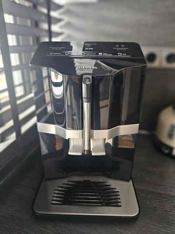 Siemens EQ.300 Volautomaat Koffiemachine beschikbaar voor biedingen