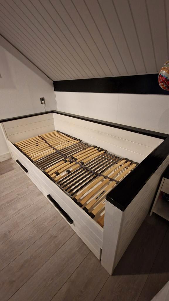 Woood Dennis complete slaapkamer, Huis en Inrichting, Slaapkamer | Bedden, Zo goed als nieuw, Eenpersoons, 90 cm, 200 cm, Hout