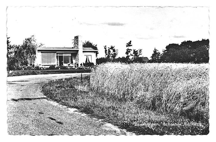 978762 Beekbergen Achterse Kerkweg Gld 1961 Gelopen met, Verzamelen, Ansichtkaarten | Nederland, Gelopen, Gelderland, 1960 tot 1980