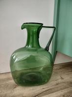 Prachtige, grote groene vaas. Groene glazen kan, 38 cm hoog., Minder dan 50 cm, Groen, Glas, Ophalen of Verzenden