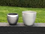 Twee zilverkleurige bloempotten voor binnen en buiten, Tuin en Terras, Bloempotten, Gebruikt, Rond, Aardewerk, Tuin