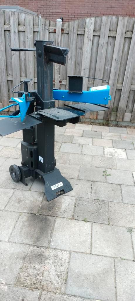 Houtklover 8 ton, Tuin en Terras, Kloofmachines, Zo goed als nieuw, Staand, Elektrisch, Ophalen of Verzenden