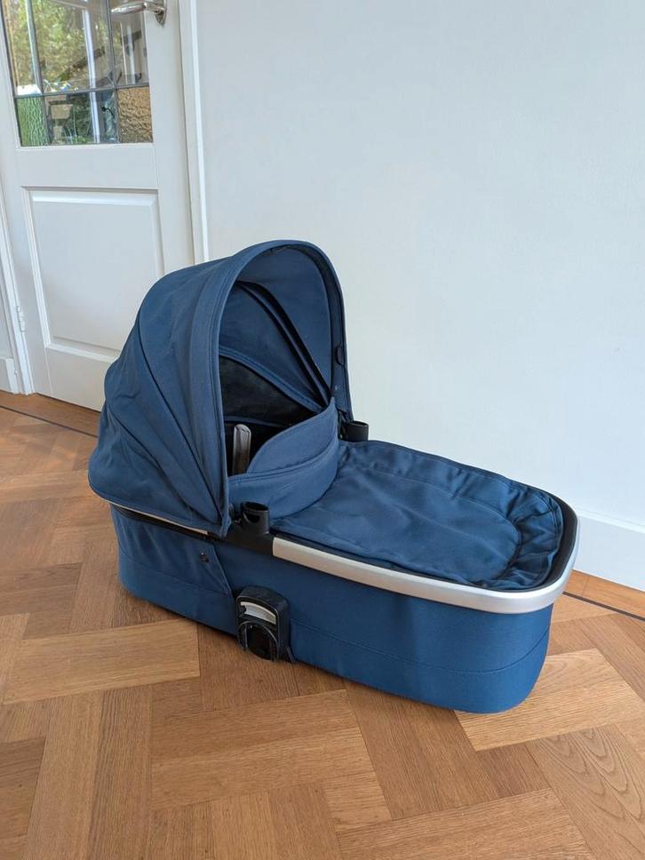 Joolz Hub+ Reiswieg - Navy Blue, Kinderen en Baby's, Babywiegjes en Ledikanten, Zo goed als nieuw, Wieg, Ophalen