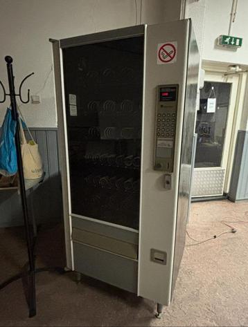 Vending Machine | Automaat voor snacks/drinken beschikbaar voor biedingen