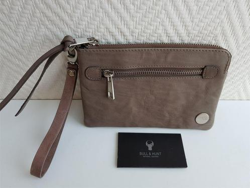 D108 Bull en Hunt etui portemonnee 18,5 x 12,5 cm, Sieraden, Tassen en Uiterlijk, Portemonnees, Nieuw, Overige merken, Grijs, Ophalen of Verzenden