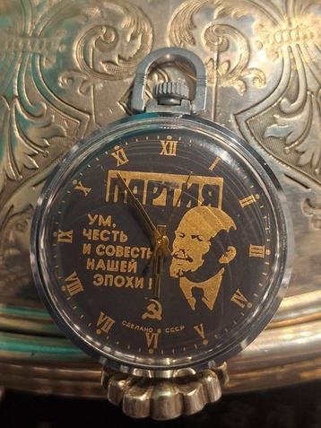 antiekm kloken beschikbaar voor biedingen