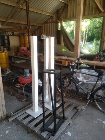 stalen paaltjes eigenbouw voor ballonnen deco enz. beschikbaar voor biedingen