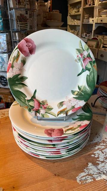 Gien VOLUPTÉ dinerbord beschikbaar voor biedingen