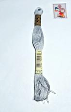 DMC mouline, grijs 415, Mulhouse, France, Ophalen of Verzenden, Borduurgaren of Zijde, DMC