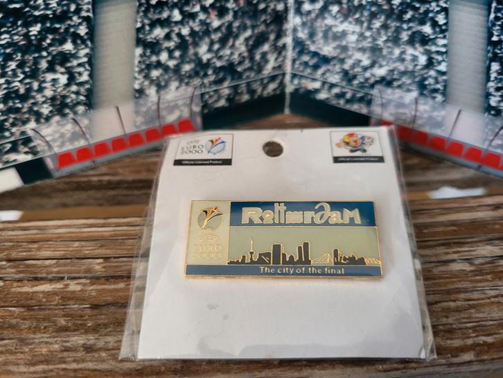 Euro 2000 Rotterdam pin, Verzamelen, Speldjes, Pins en Buttons, Nieuw, Speldje of Pin, Sport, Ophalen