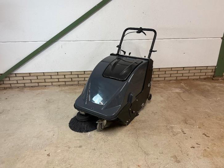 Q-501bt Achterloop Veeg-zuigmachine, Tuin en Terras, Veegmachines, Gebruikt, Ophalen of Verzenden
